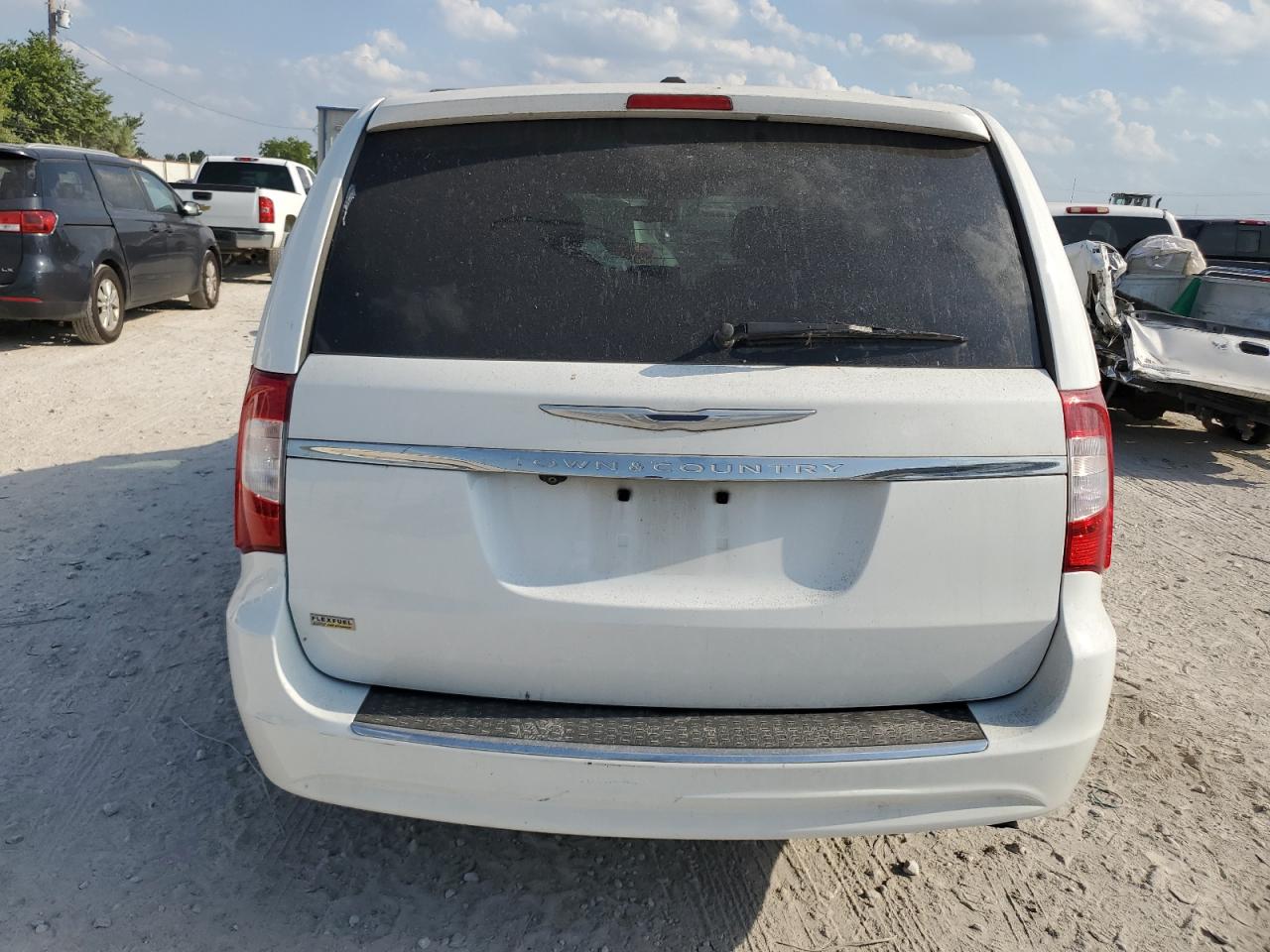 2C4RC1BG2FR560907 2015 Chrysler Town & Country Touring