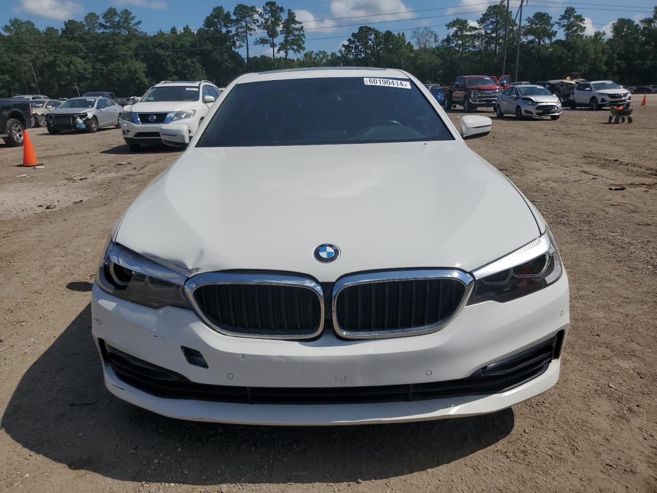 2018 BMW 530 Xi vin: WBAJA7C56JWA71462