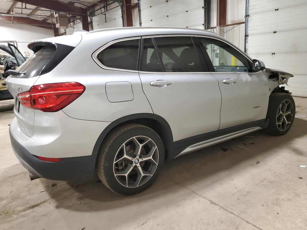 WBXHT3C35H5F87625 2017 BMW X1 xDrive28I