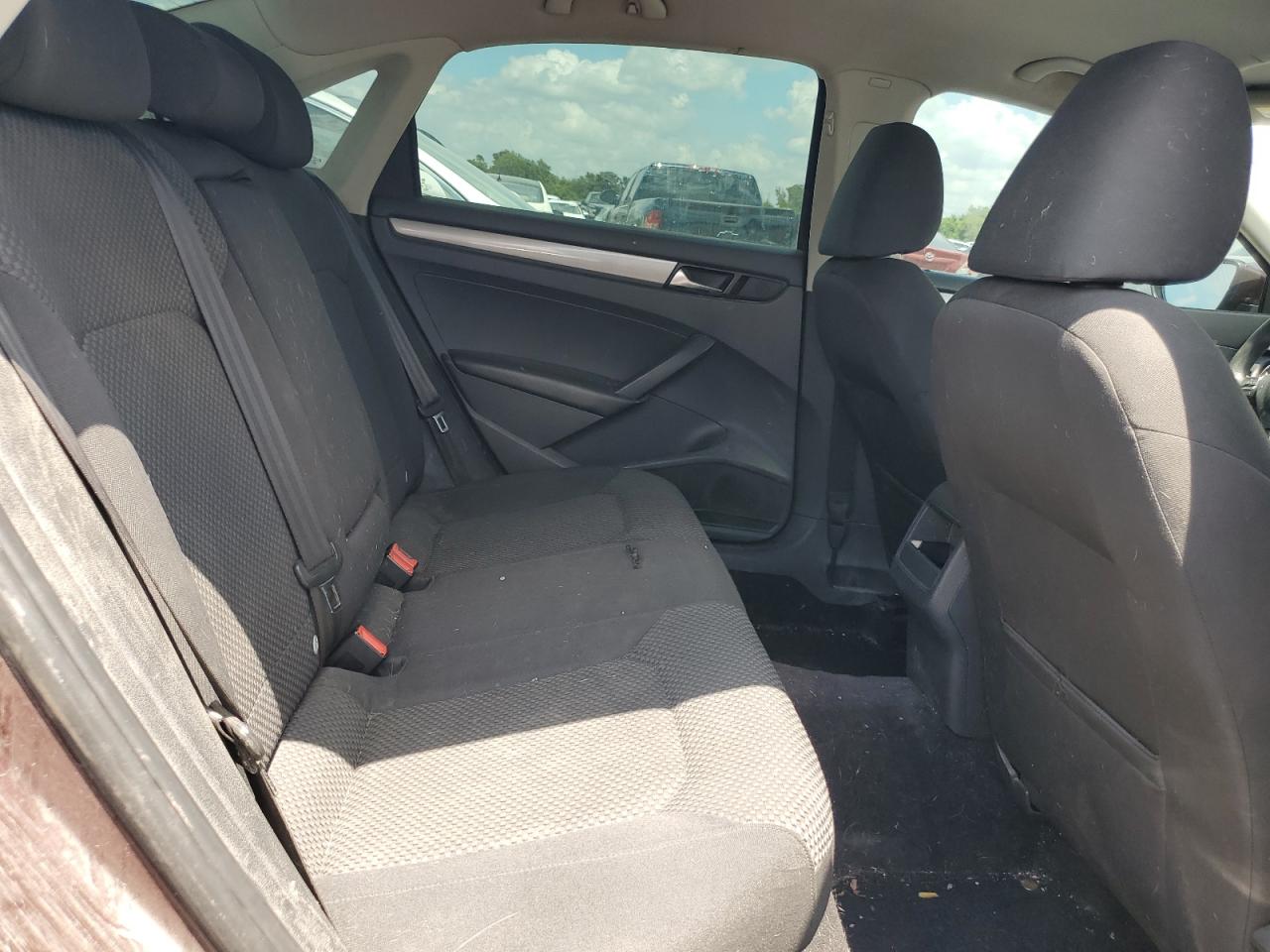 1VWAP7A39CC087138 2012 Volkswagen Passat S