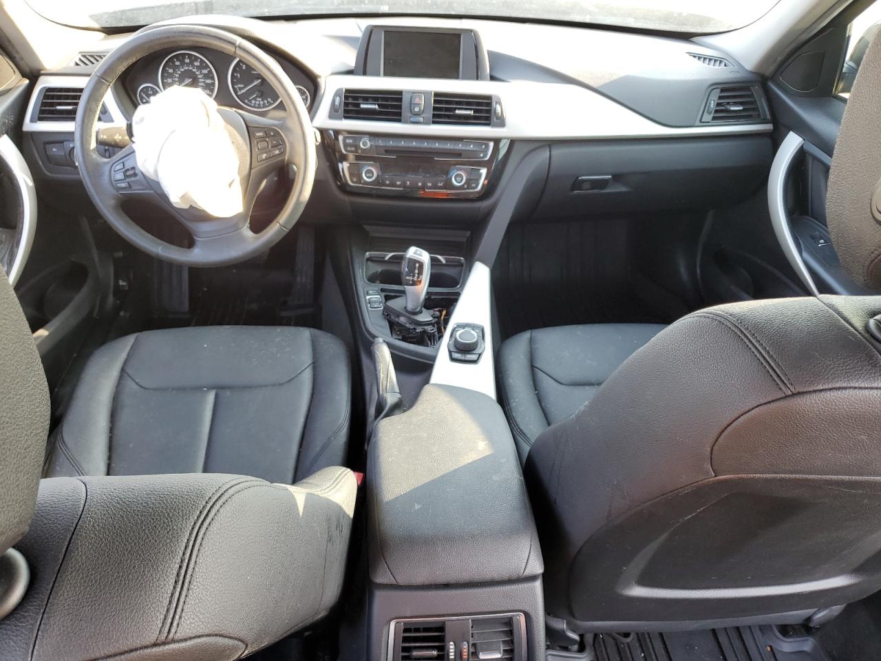 WBA8A9C54HK619693 2017 BMW 320 I