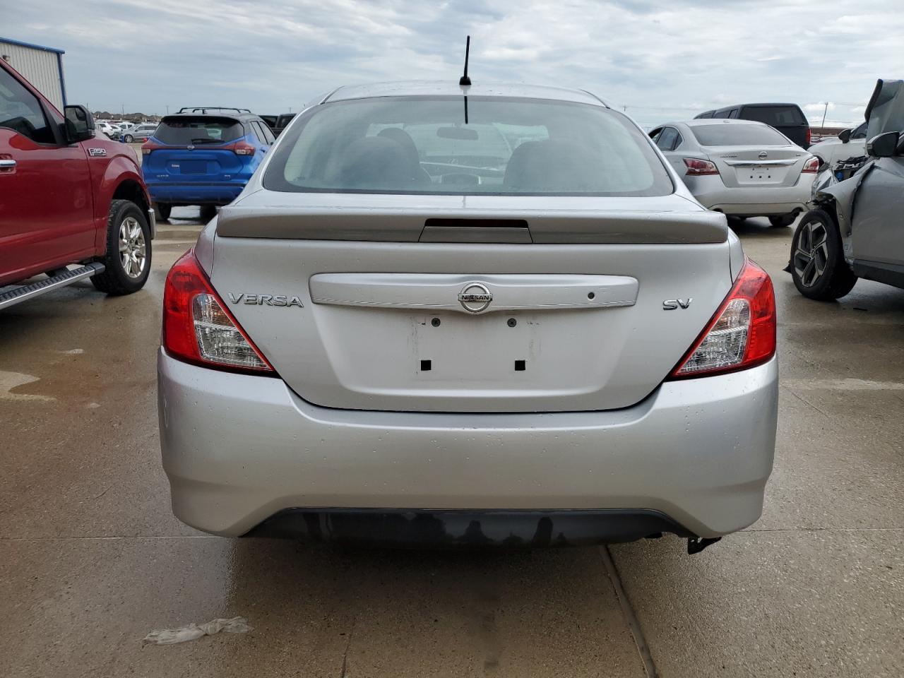 2017 Nissan Versa S vin: 3N1CN7AP2HL812176