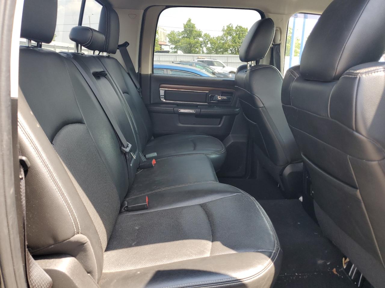 1C6RR7VT4FS599062 2015 Ram 1500 Laramie