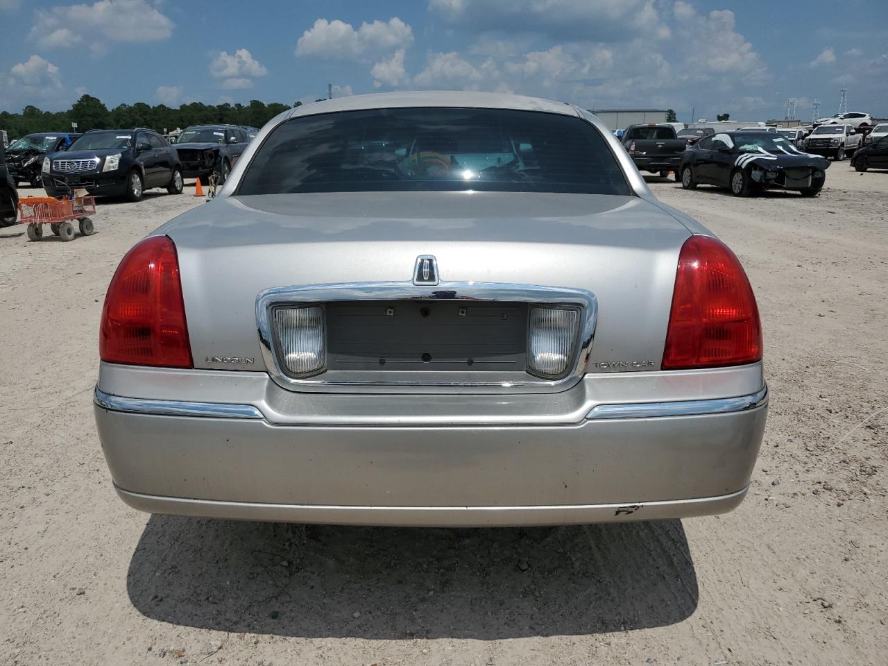 2LNHM82V39X629325 2009 Lincoln Town Car Signature Limited