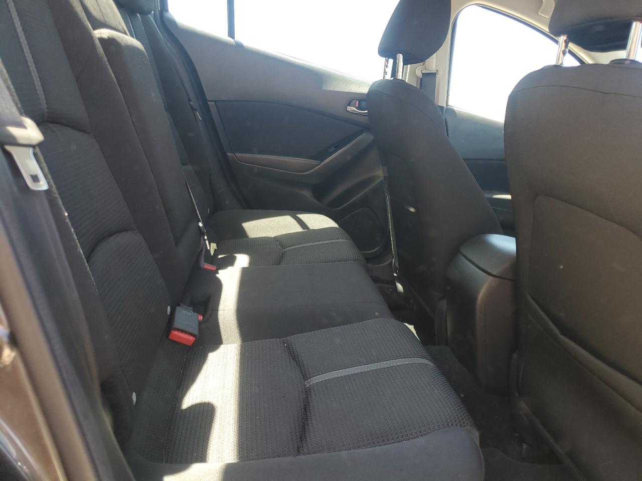 3MZBN1U72JM232375 2018 Mazda 3 Sport