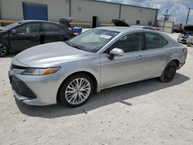 VIN 4T1B21HK4KU513595 2019 Toyota Camry, Hybrid no.1