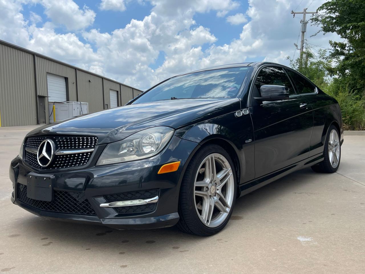 2012 Mercedes-Benz C 250 vin: WDDGJ4HB4CF927504