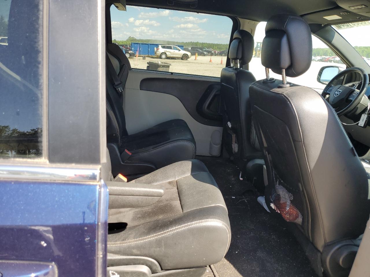 2C4RDGCG3HR713795 2017 Dodge Grand Caravan Sxt