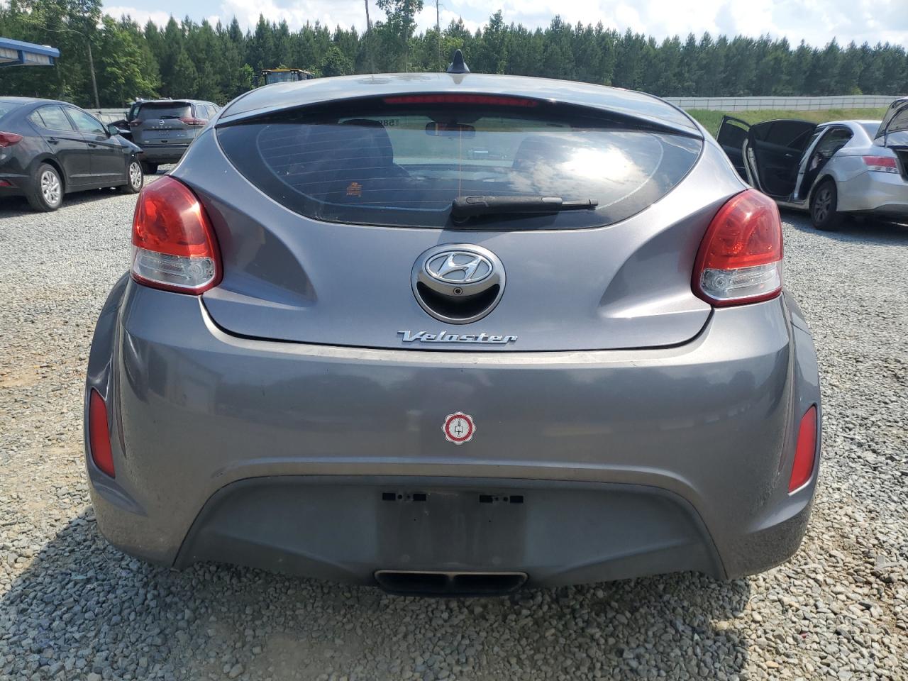 KMHTC6AD2GU270824 2016 Hyundai Veloster