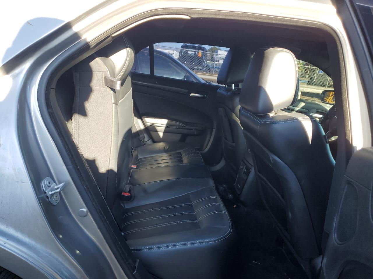 2C3CCAGG5FH820502 2015 Chrysler 300 S