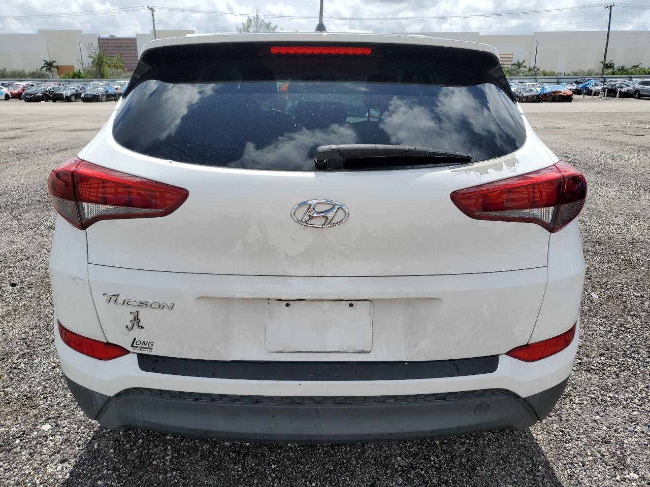 KM8J23A41JU767119 2018 Hyundai Tucson Se