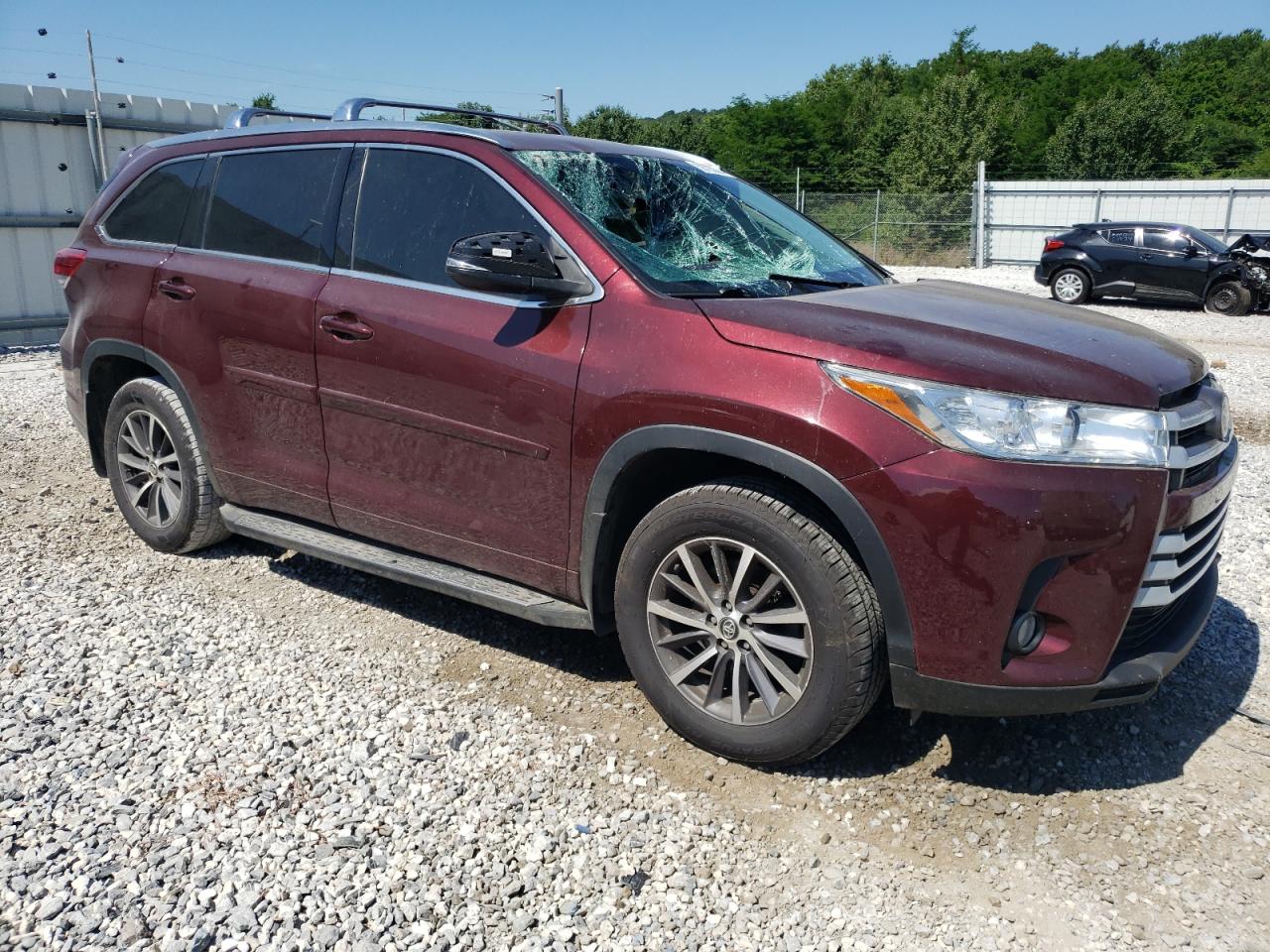 5TDKZRFHXJS250036 2018 Toyota Highlander Se