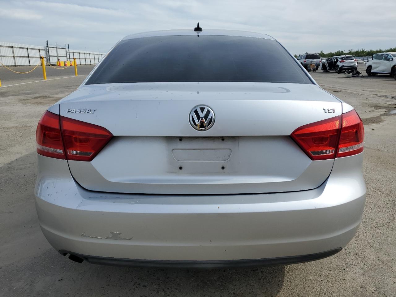 1VWAT7A31FC037530 2015 Volkswagen Passat S