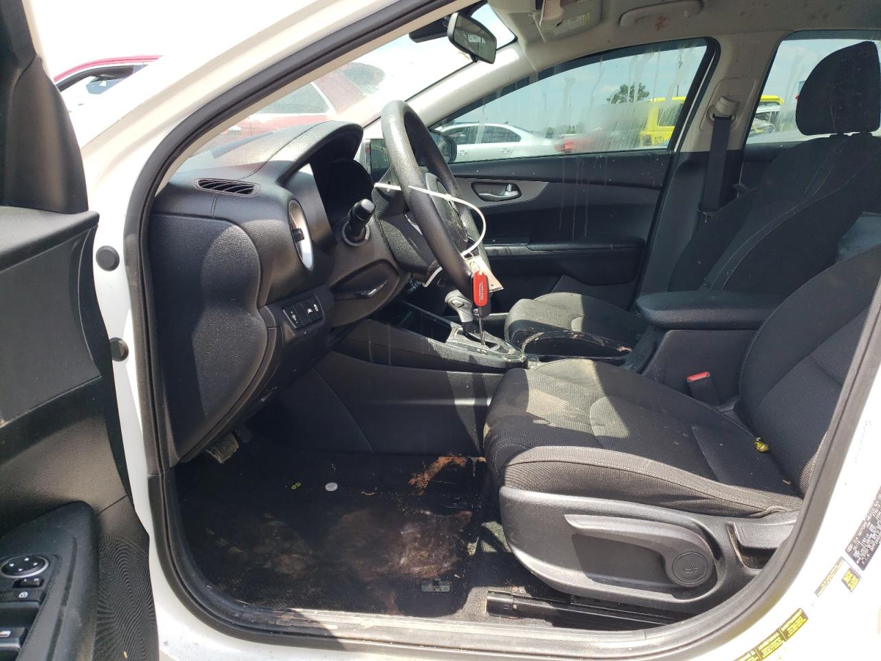 3KPF24AD5KE135319 2019 Kia Forte Fe