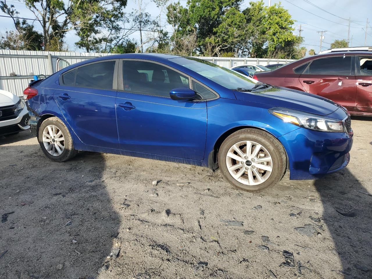 3KPFL4A74HE142942 2017 Kia Forte Lx