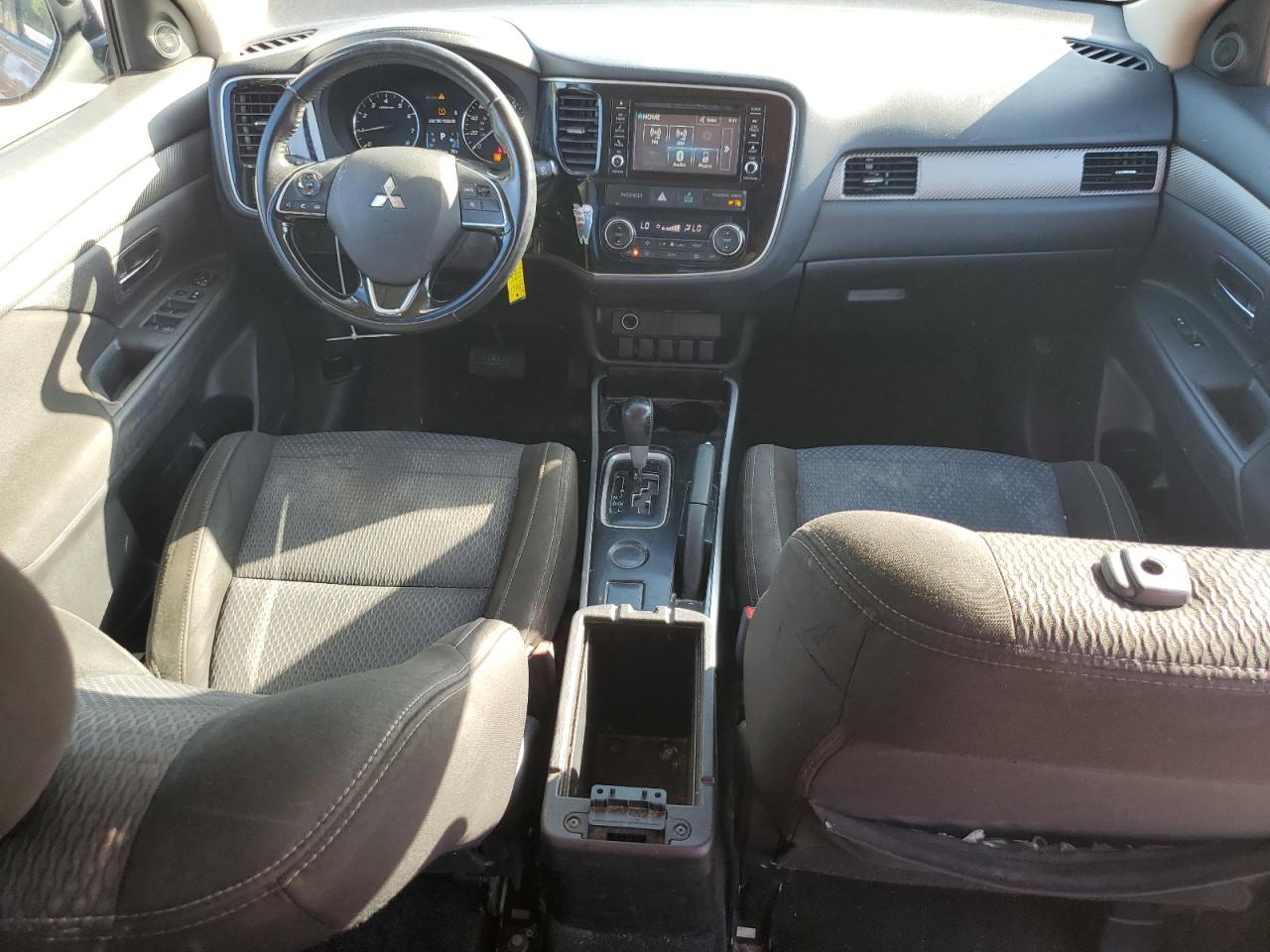 JA4AD2A37HZ060470 2017 Mitsubishi Outlander Es