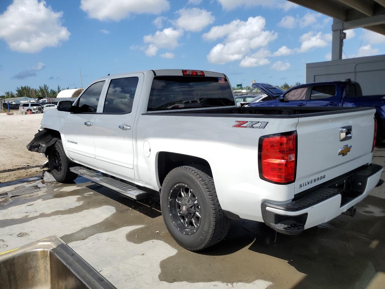 2018 Chevrolet Silverado K1500 Lt vin: 3GCUKREC8JG317380