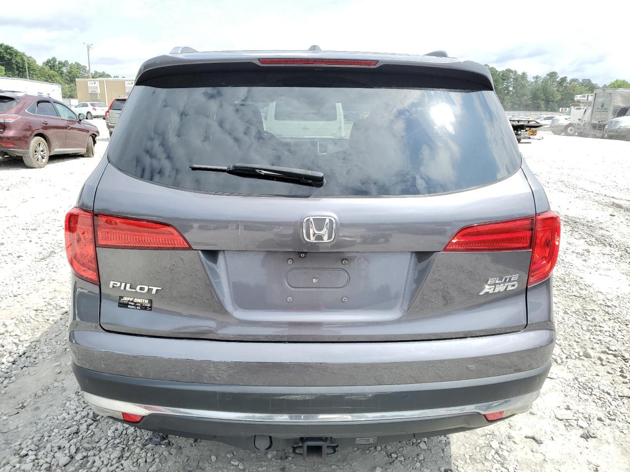 5FNYF6H05HB059924 2017 Honda Pilot Elite