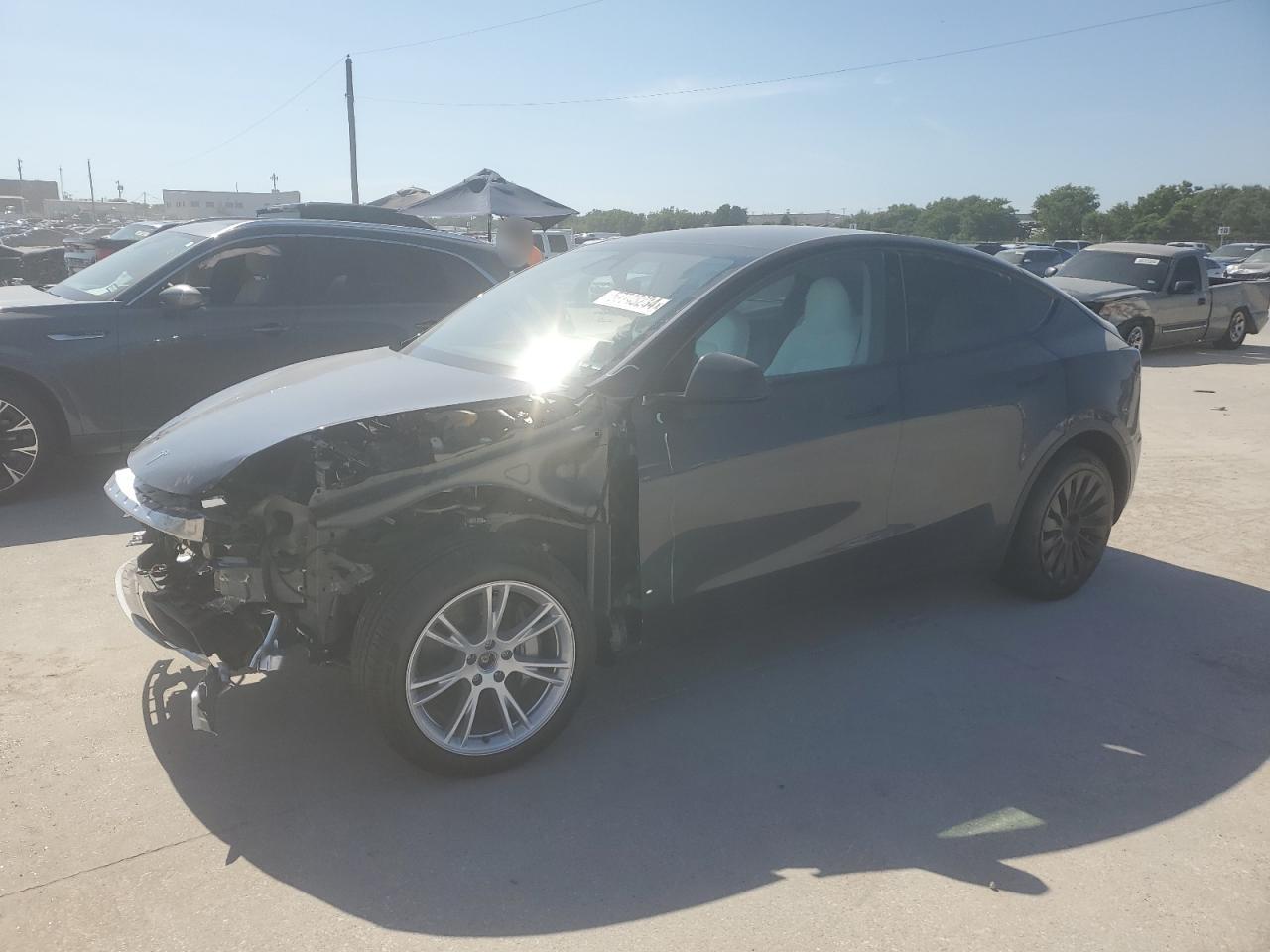 7SAYGDEE0RA242358 2024 Tesla Model Y