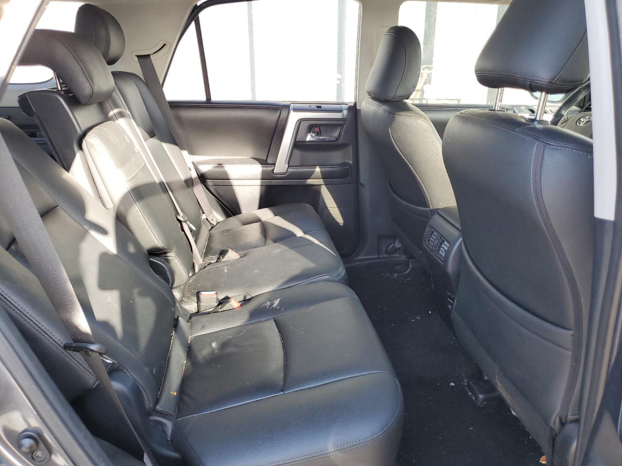 JTEZU5JR1F5103943 2015 Toyota 4Runner Sr5