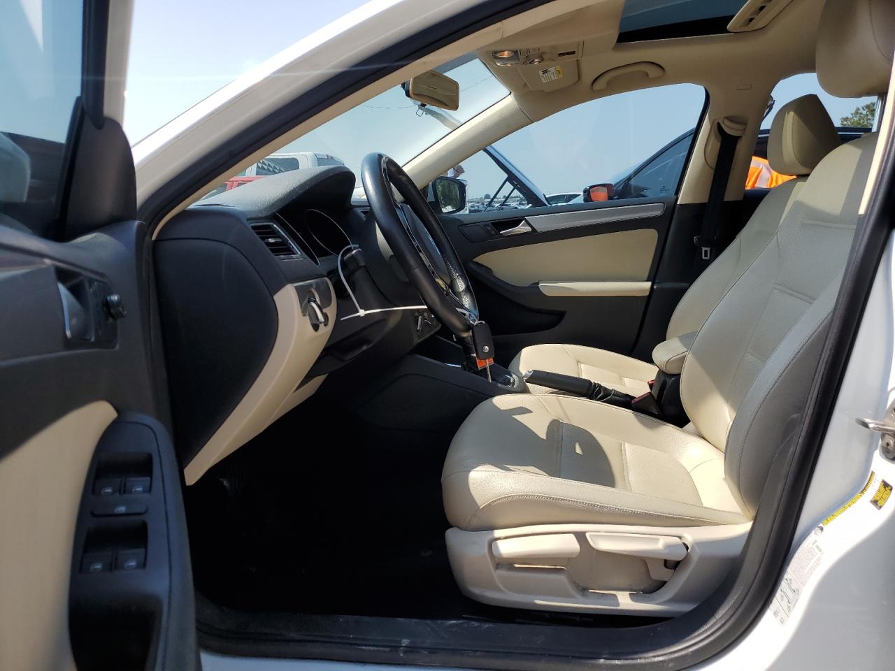 3VWDB7AJ2HM210066 2017 Volkswagen Jetta Se