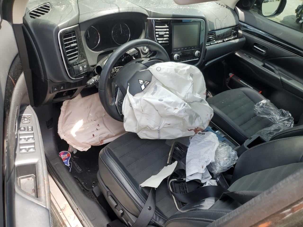 JA4AD3A38LZ009560 2020 Mitsubishi Outlander Se