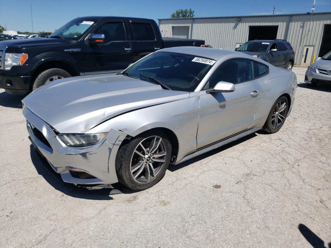 FORD MUSTANG