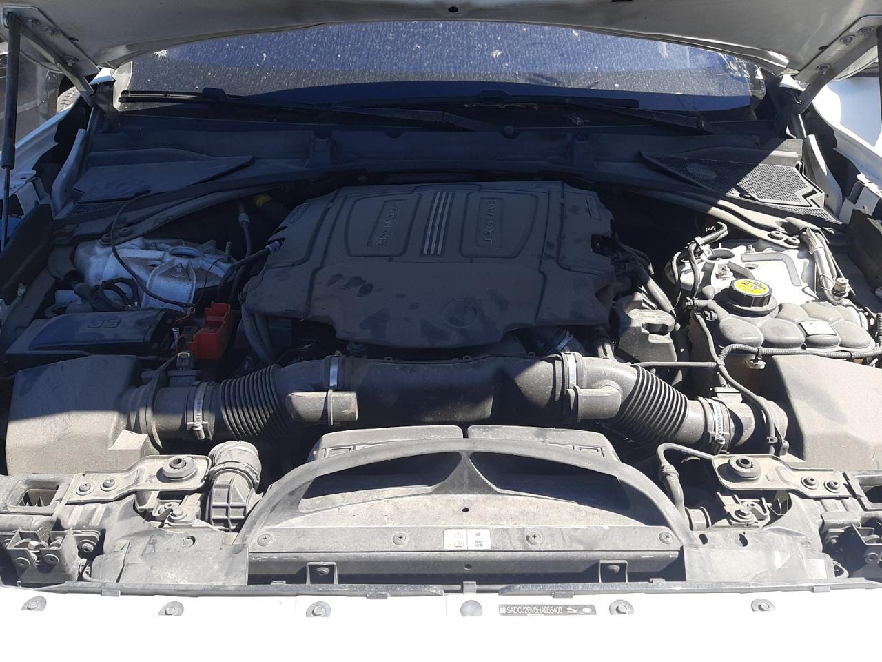 SADCJ2BV8HA055403 2017 Jaguar F-Pace Premium