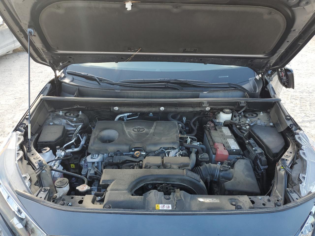 2T3W1RFV2MC104023 2021 Toyota Rav4 Xle