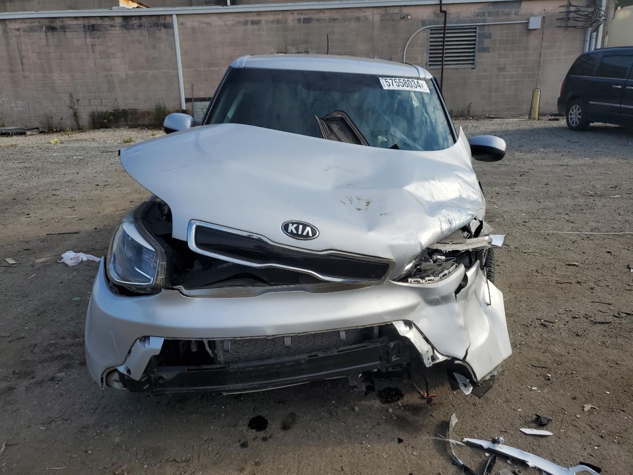 KNDJP3A56G7860353 2016 Kia Soul +