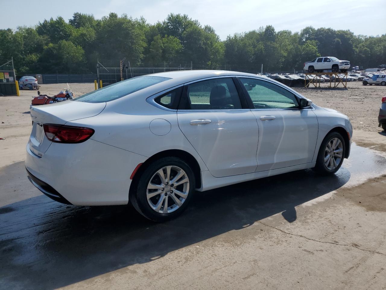 2015 Chrysler 200 Limited vin: 1C3CCCAB3FN718826