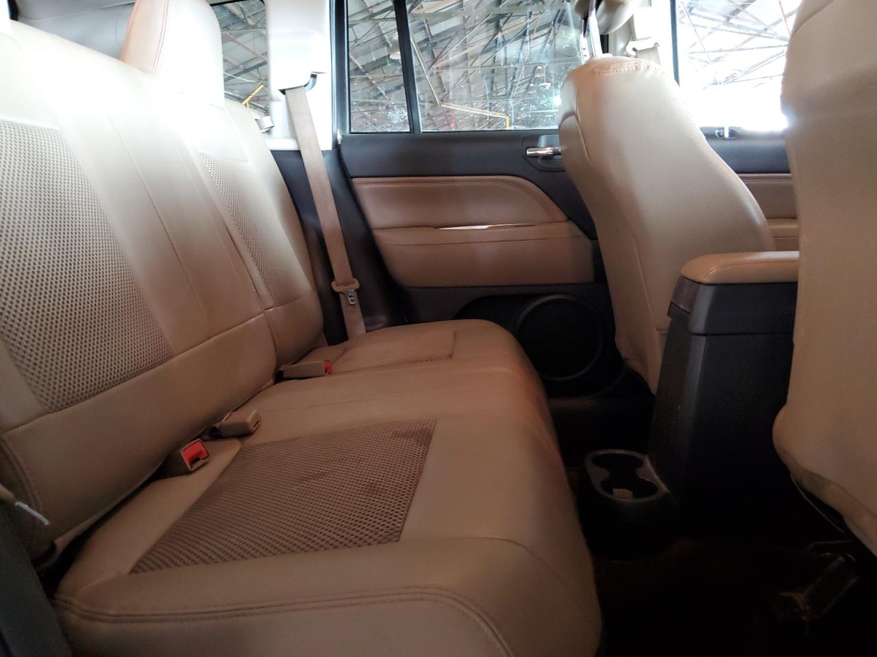 1C4NJCEA8GD715360 2016 Jeep Compass Latitude