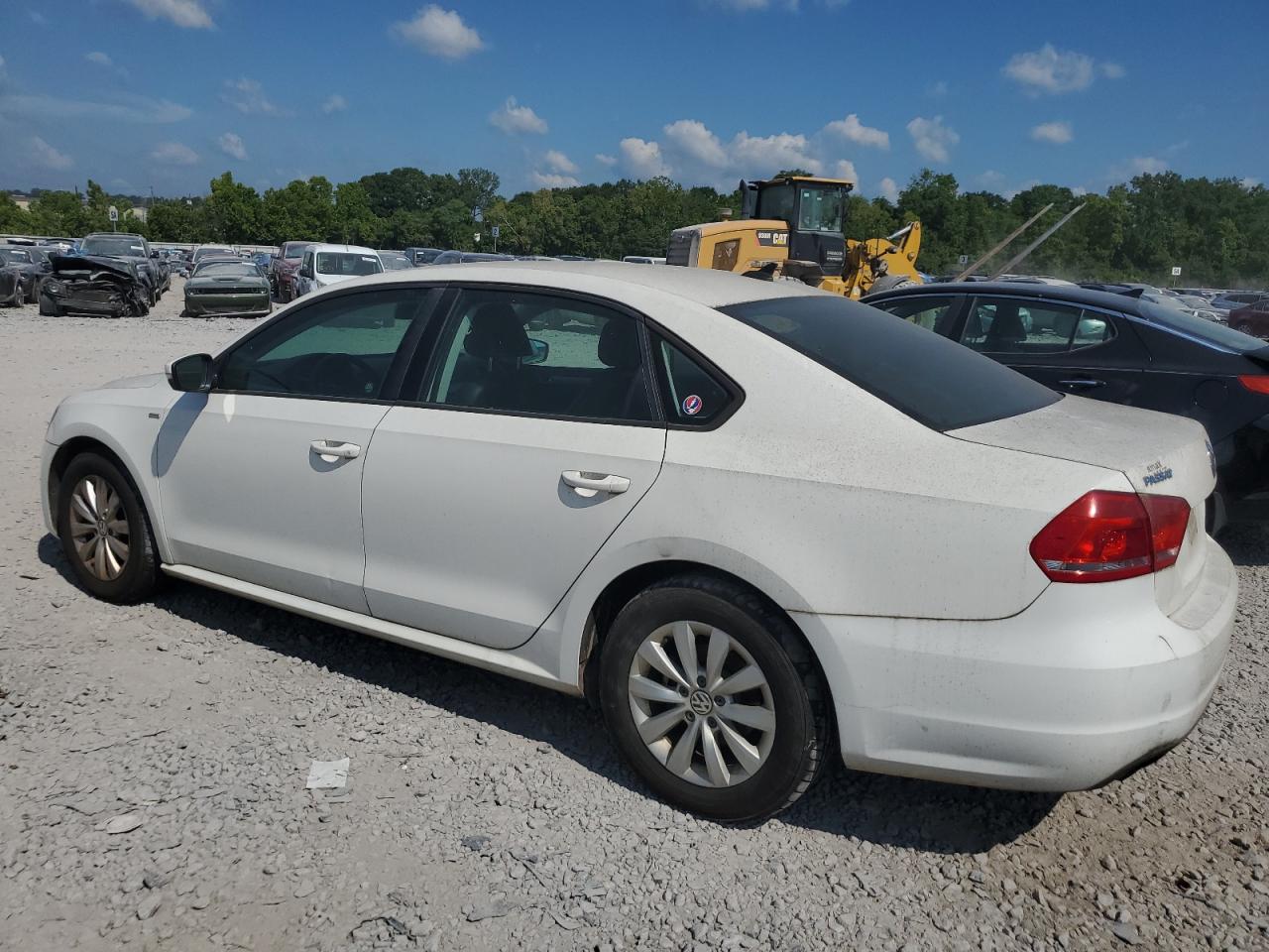 2015 Volkswagen Passat S vin: 1VWAT7A31FC047782