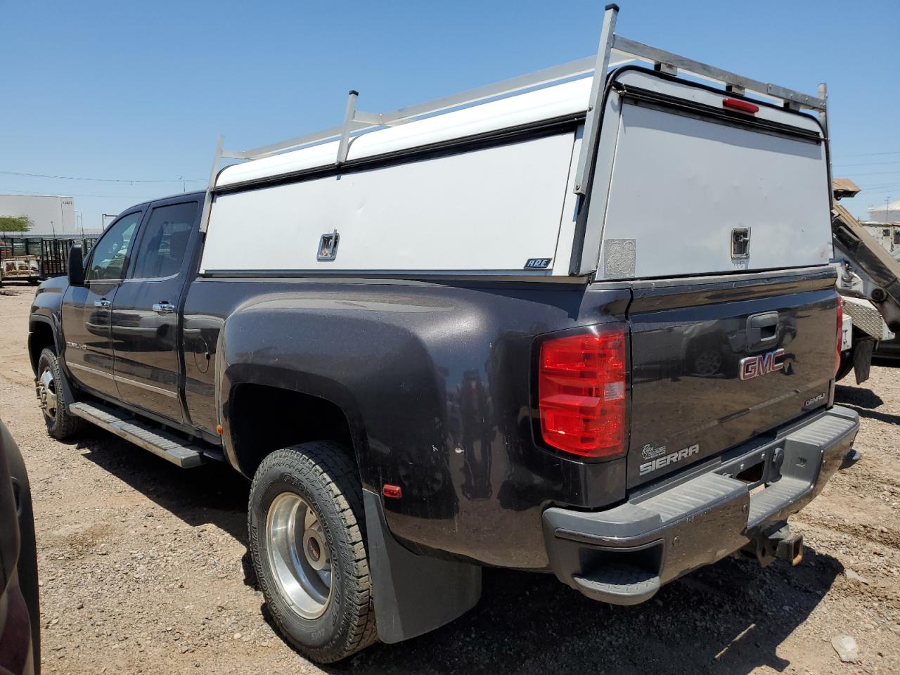 2015 GMC Sierra K3500 Denali vin: 1GT424E84FF164908