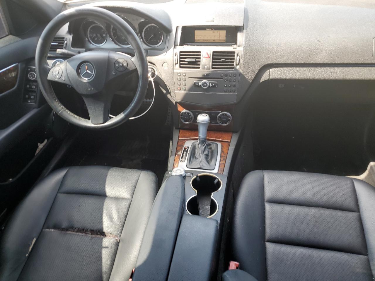 WDDGF5EBXAR093925 2010 Mercedes-Benz C 300