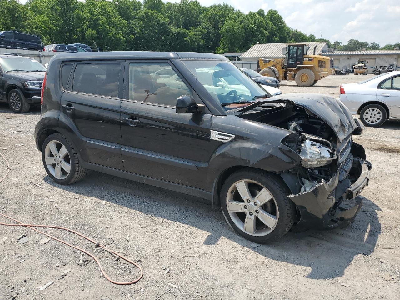 KNDJT2A22B7220175 2011 Kia Soul +