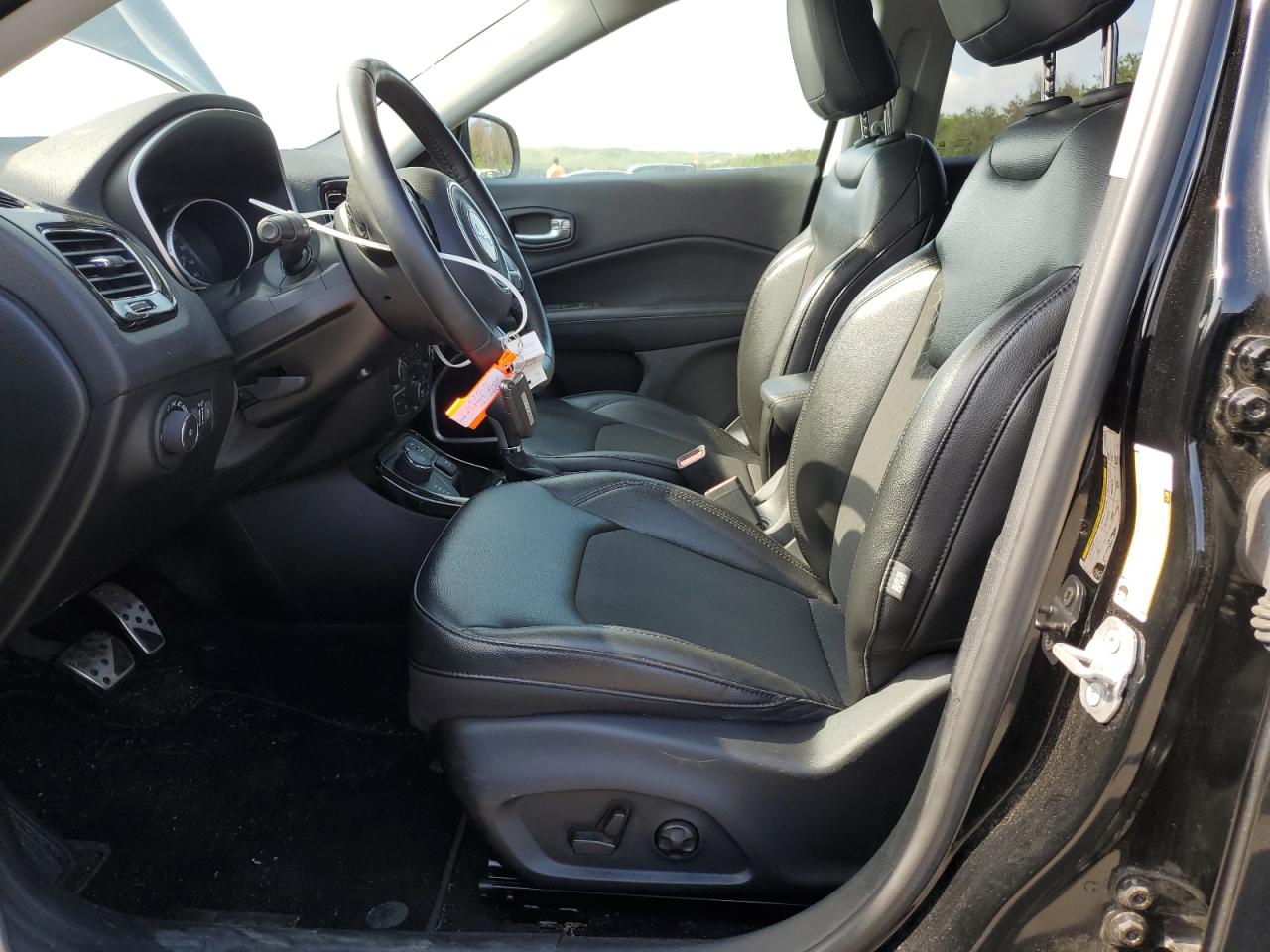 3C4NJDBB8JT395669 2018 Jeep Compass Latitude