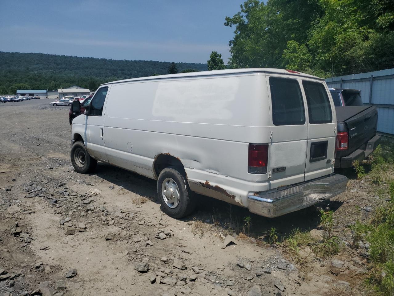 1FTNS24LX8DA81223 2008 Ford Econoline E250 Van