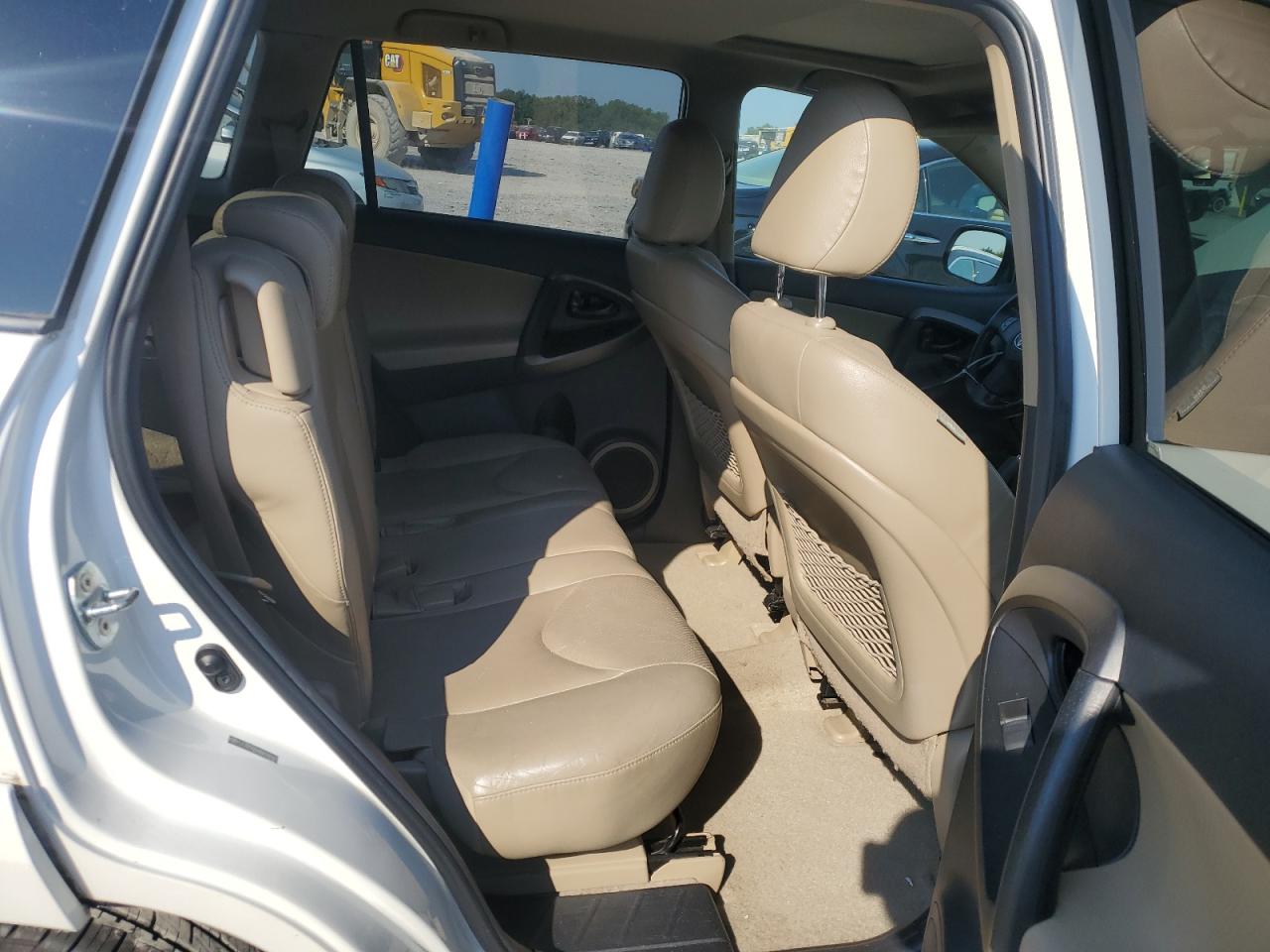 2T3DF4DVXBW128144 2011 Toyota Rav4 Limited