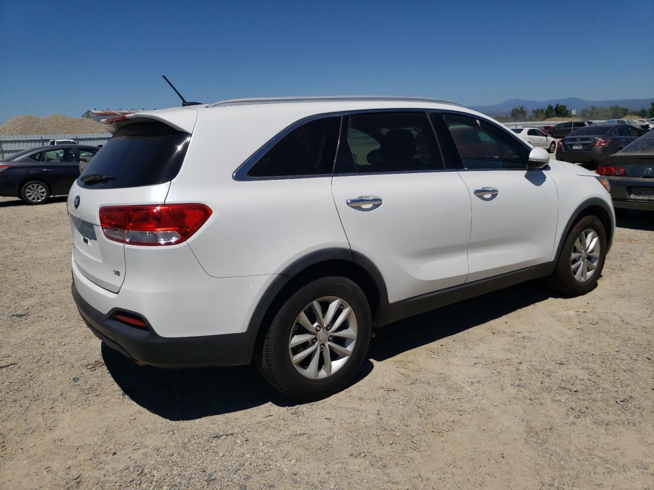 2016 Kia Sorento Lx vin: 5XYPG4A58GG153595