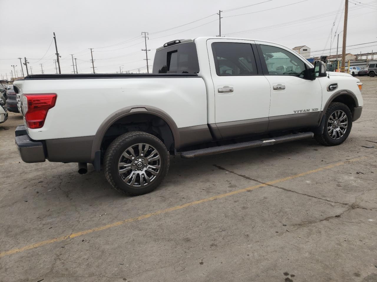 2017 Nissan Titan Xd Sl vin: 1N6BA1F25HN554568