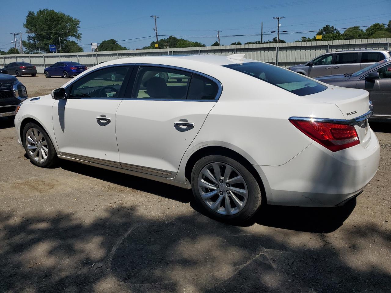 2016 Buick Lacrosse vin: 1G4GB5G34GF143784