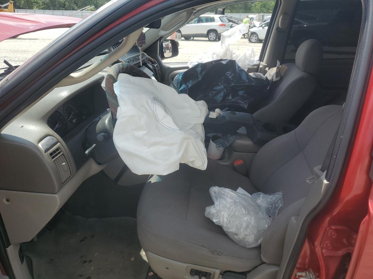 1J4GX48S04C114165 2004 Jeep Grand Cherokee Laredo