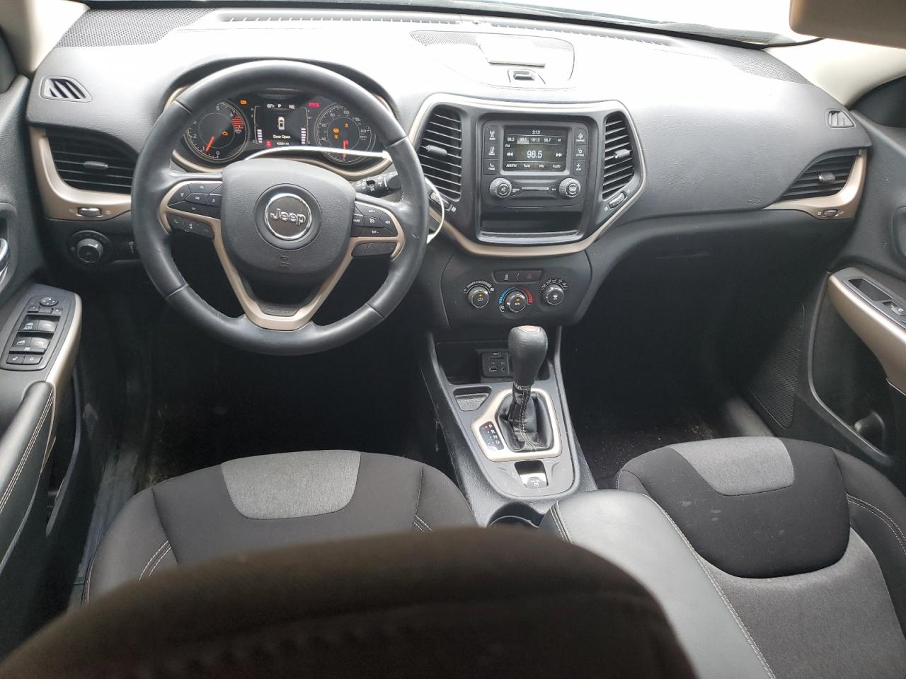 1C4PJLCBXJD540217 2018 Jeep Cherokee Latitude