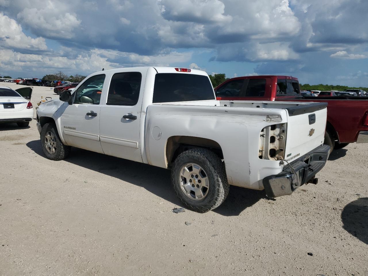 3GCPKSE31BG185276 2011 Chevrolet Silverado K1500 Lt