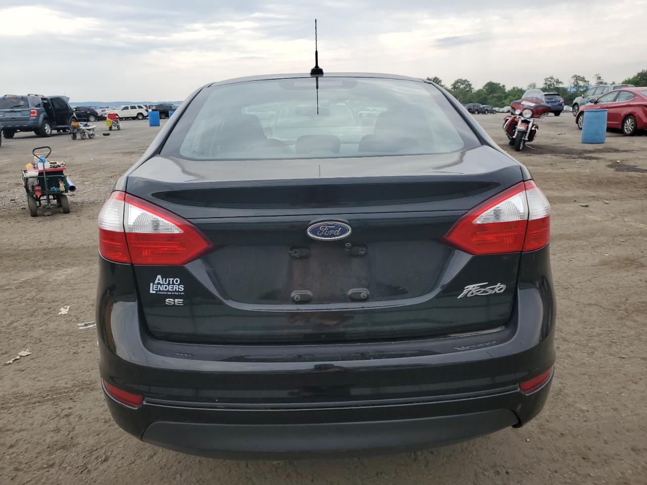 3FADP4BJXJM128048 2018 Ford Fiesta Se