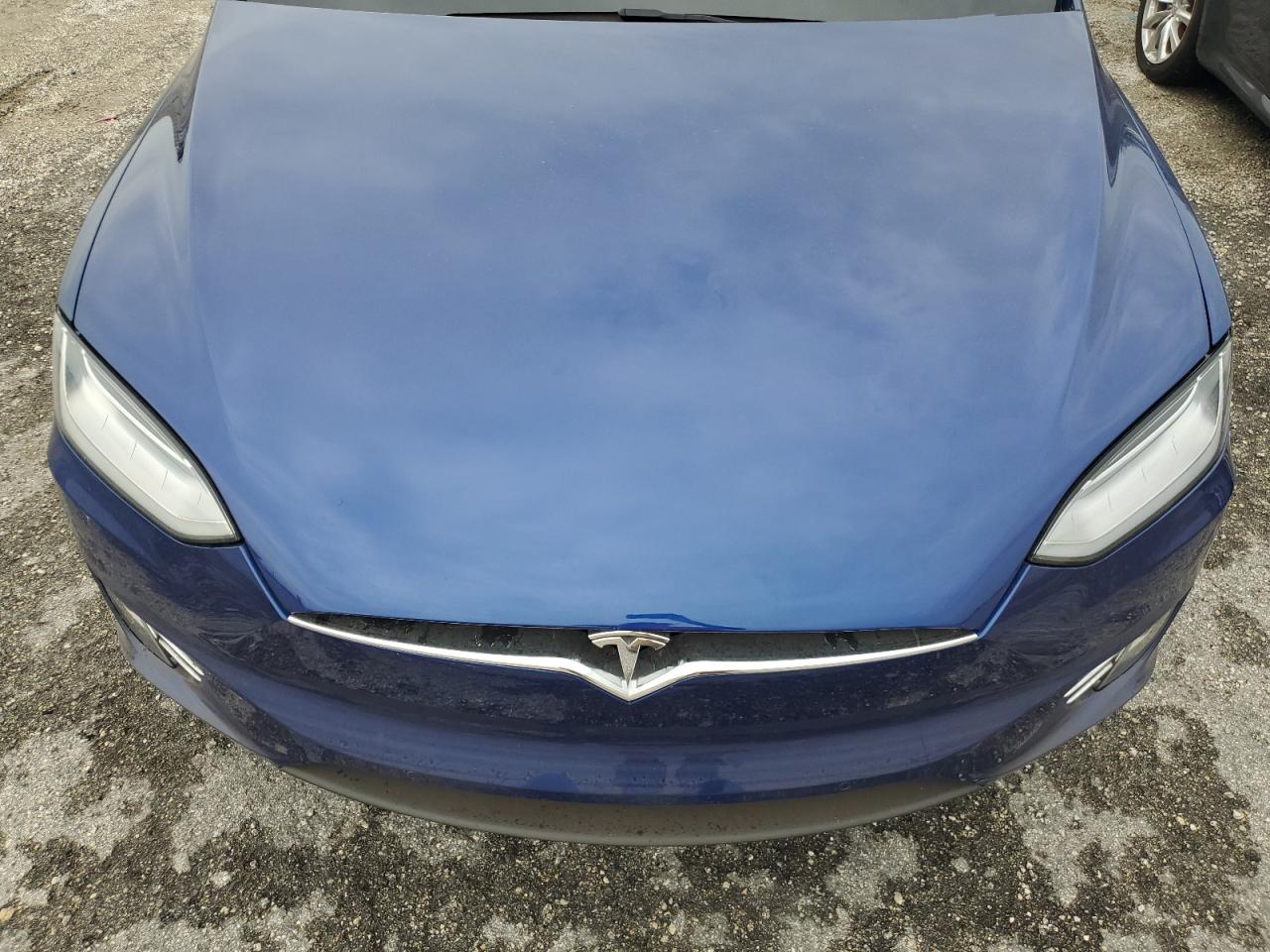 5YJXCDE2XJF111763 2018 Tesla Model X