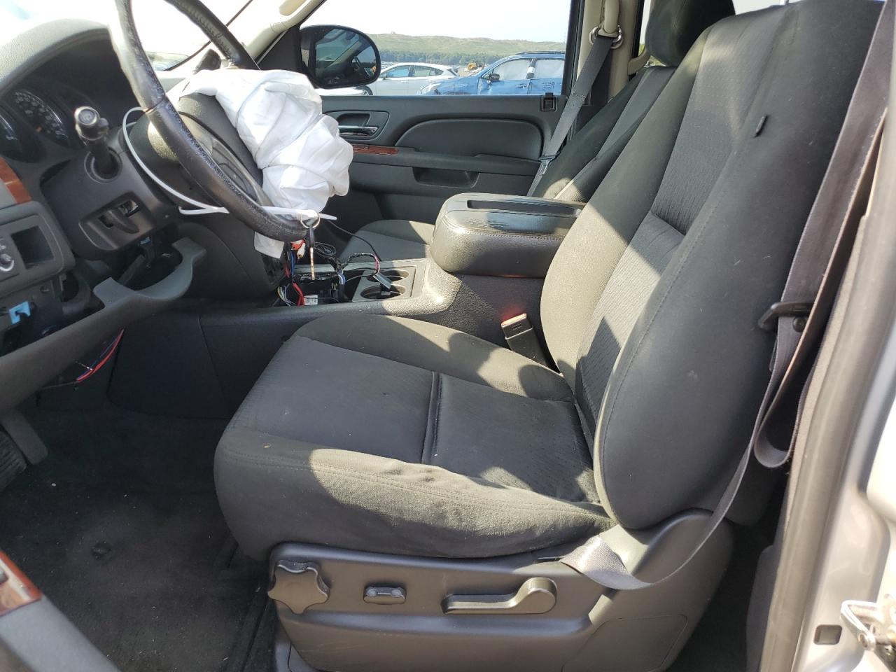 1GNSCAE03BR341106 2011 Chevrolet Tahoe C1500 Ls