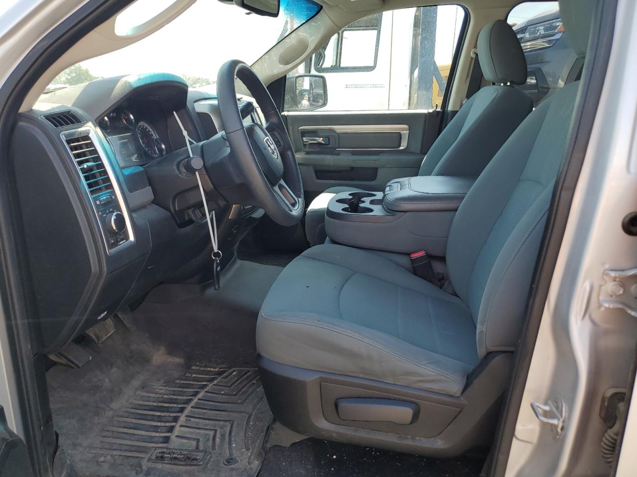 1C6RR7GT2DS609629 2013 Ram 1500 Slt