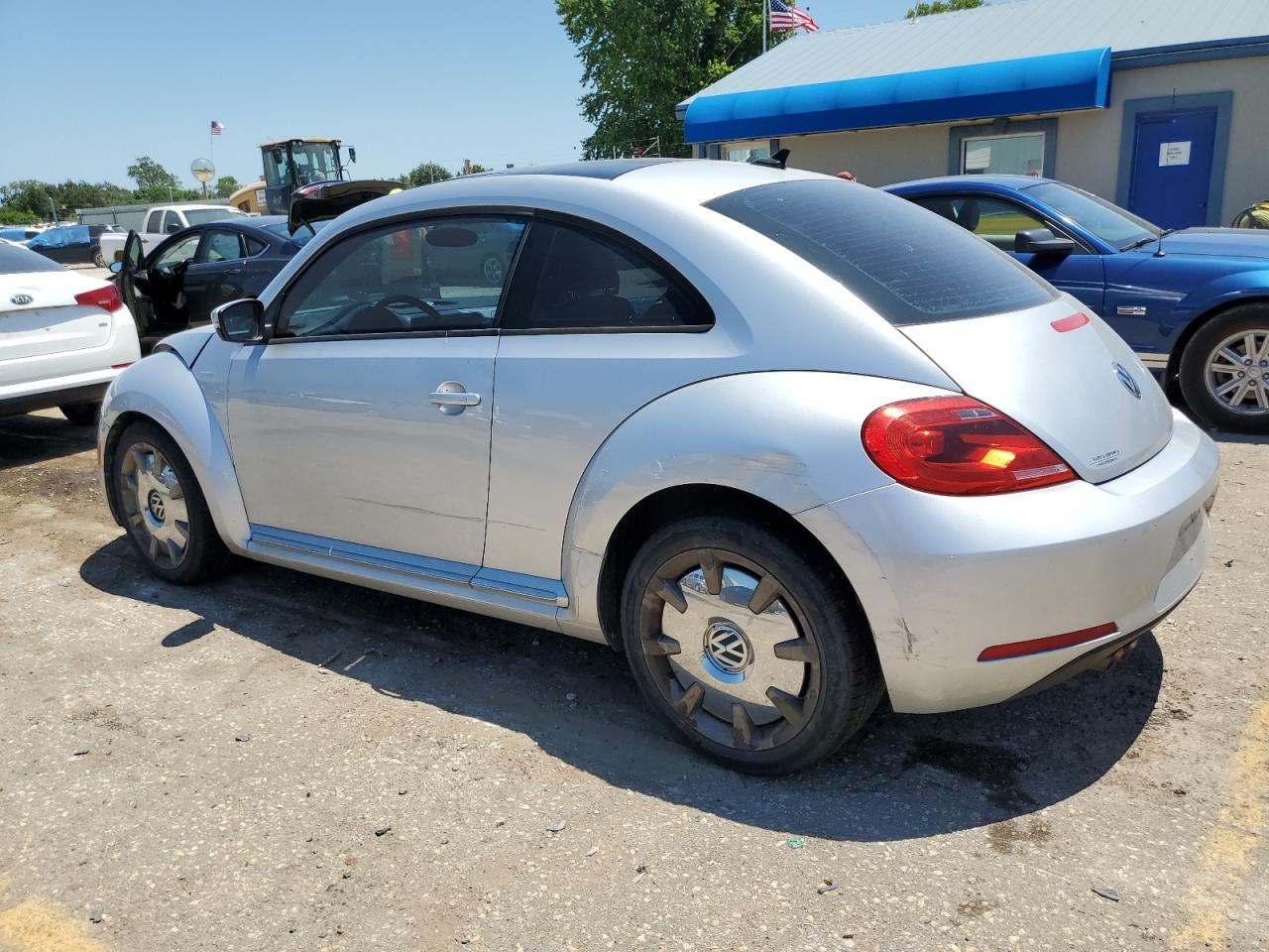 2013 Volkswagen Beetle vin: 3VWHP7ATXDM656870